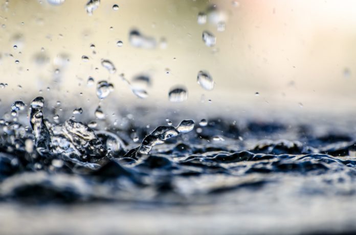La tela que detecta los contaminantes del agua