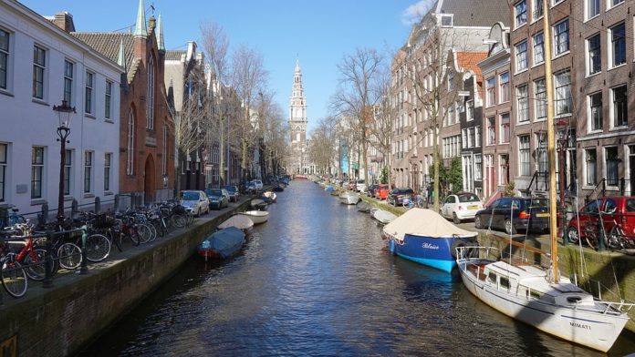 ¿Por qué llaman a Amsterdam la Venecia del norte?