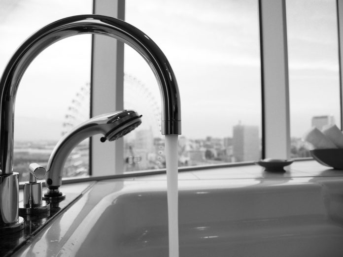 Mejorar la calidad del agua para reducir desechos plásticos
