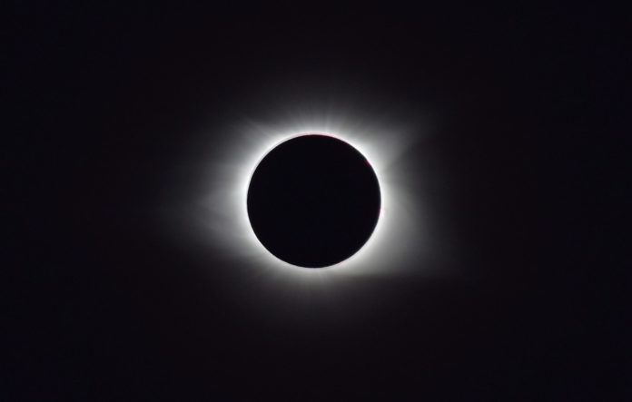Eclipse solar desde un mismo punto de la Tierra