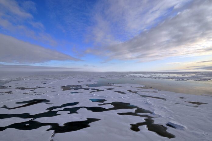 El mayor agujero de la capa de ozono en el Ártico - Ambientum