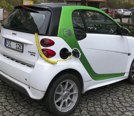 Coches eléctricos vs gasolina: Ventajas y desventajas de cada uno