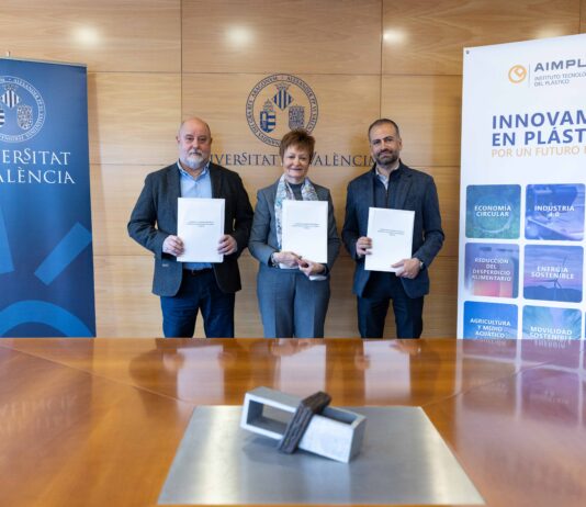 AIMPLAS y Universitat de València crean una Cátedra para la Innovación Sostenible en Plásticos