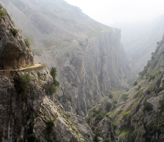 Las 5 mejores rutas de senderismo en España: Naturaleza y aventura