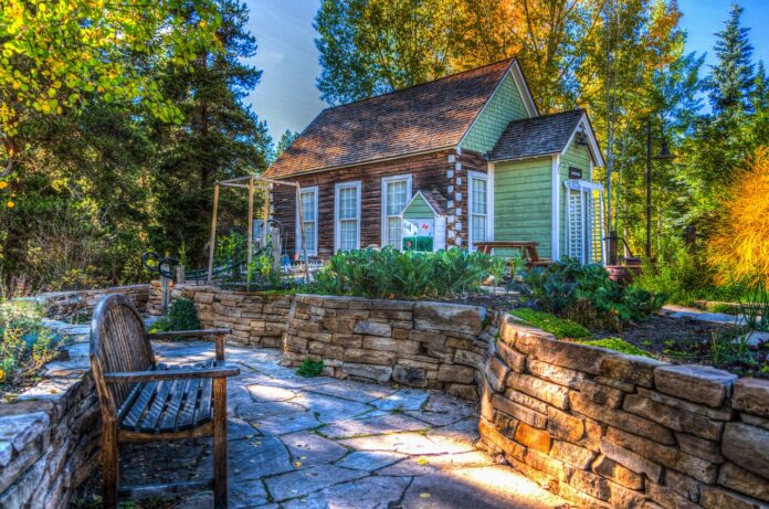 Casa ecológica en el bosque