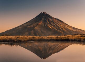 Monte Taranaki. Tipos de volcanes: estratovolcán