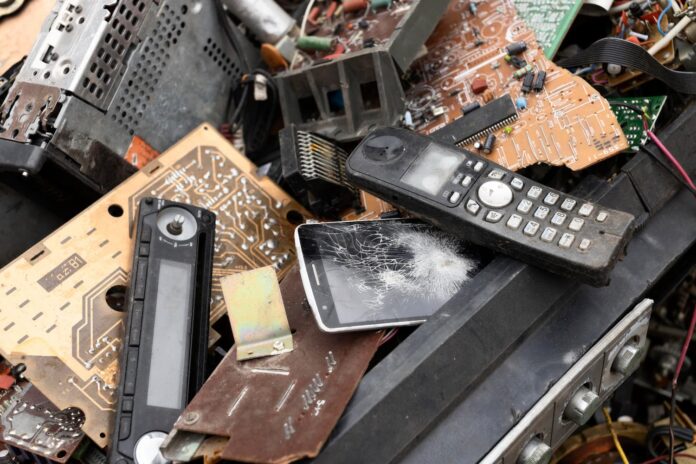 Residuos electrónicos (e-waste) Residuos electrónicos (e-waste)