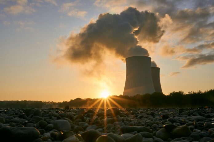 Energía nuclear Vs. renovables Energía nuclear Vs. renovables