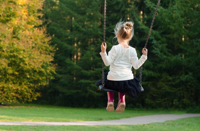 Espacios verdes y salud mental infantil Espacios verdes y salud mental infantil