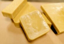 Bioplástico de celulosa y cera de abejas