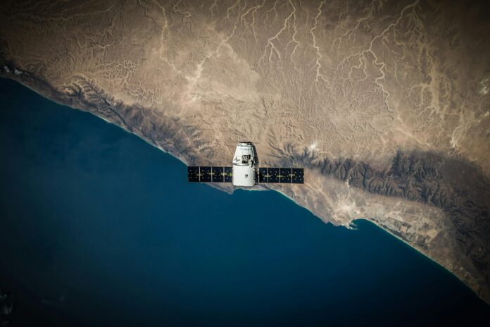 La tecnología satelital es crucial para la gestión de emergencias